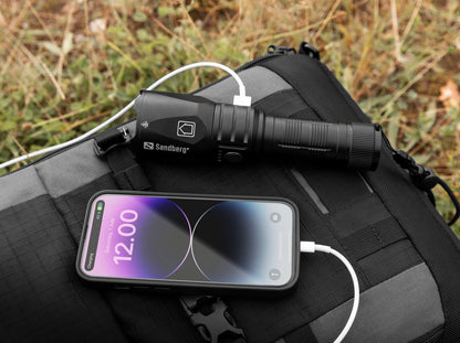 Taschenlampe #power: Leistungsstark & robust, Powerbank, Aufladbar